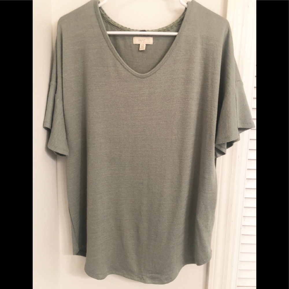 Cupio Blush | Top with flutter sleeves